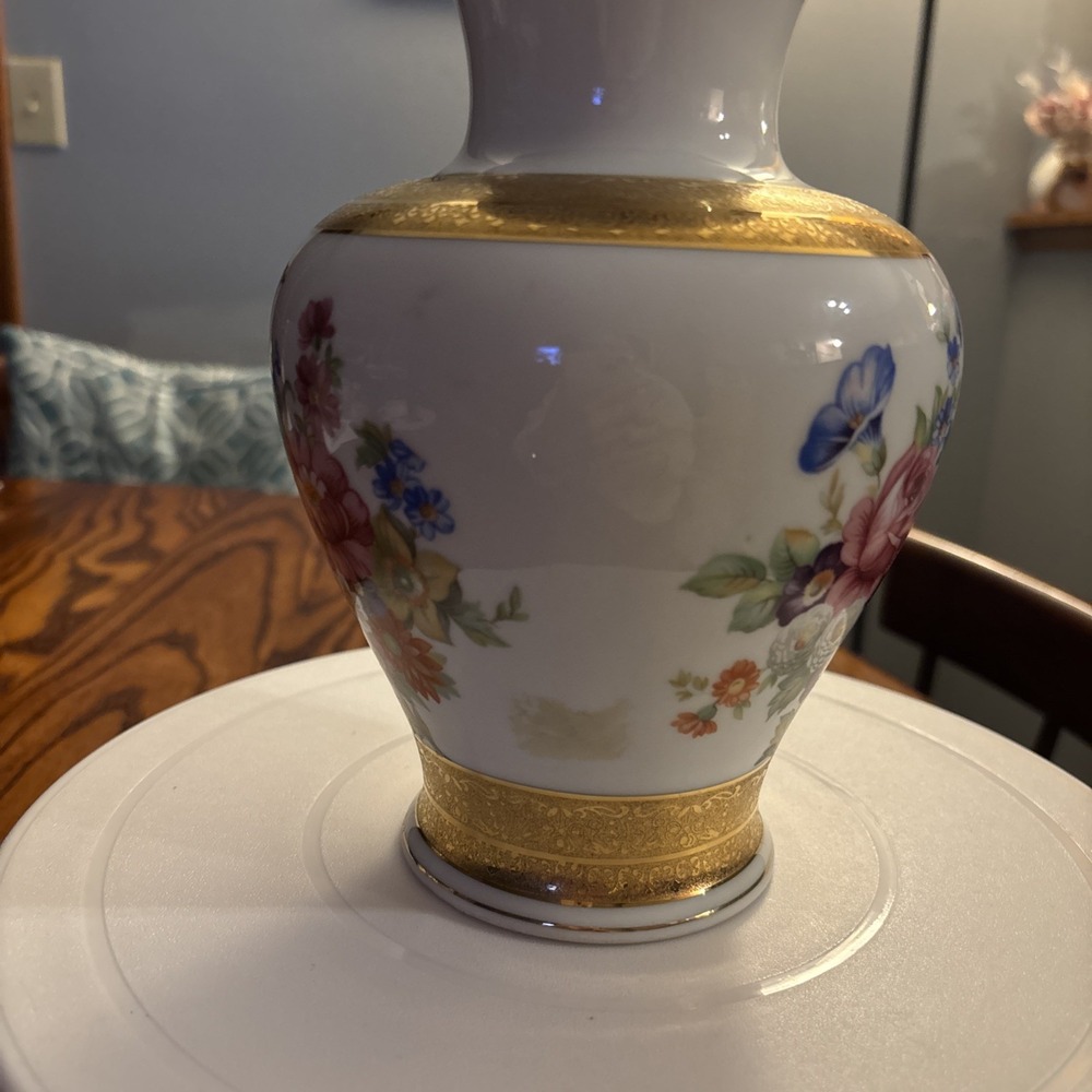 Vintage Apulum Alba luia Romainian Porcelain Vase Dresden Floral Gold Trim 1970 - Picture 4 of 13